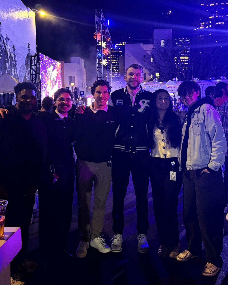 dandevito8's tweet photo. Today is my last day at @FOXSports

After three Super Bowls, three World Cups, and many other major moments, I'm leaving incredibly proud and grateful for my time spent here. 

More soon on what's next for me. https://t.co/wfQUbF2479