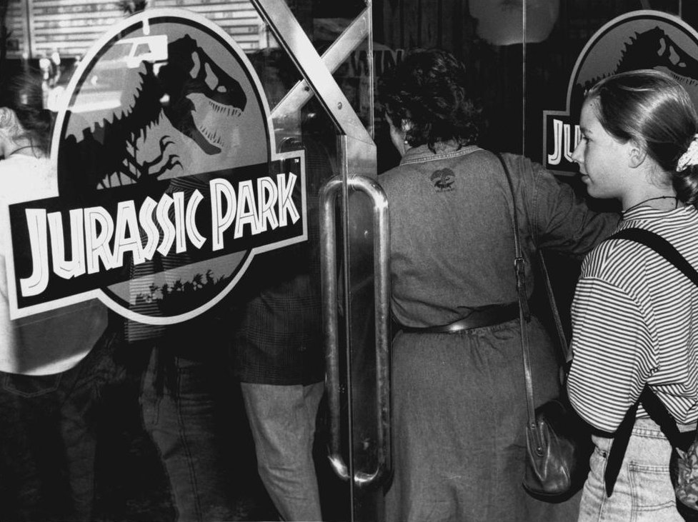 RetroLiveNews's tweet photo. Steven Spielberg's Jurassic Park opens in theaters this week.

Dinosaurs have never looked this real on the big screen, and advance ticket sales have already prompted extra preview screenings across the country. https://t.co/rE4bdfgil9