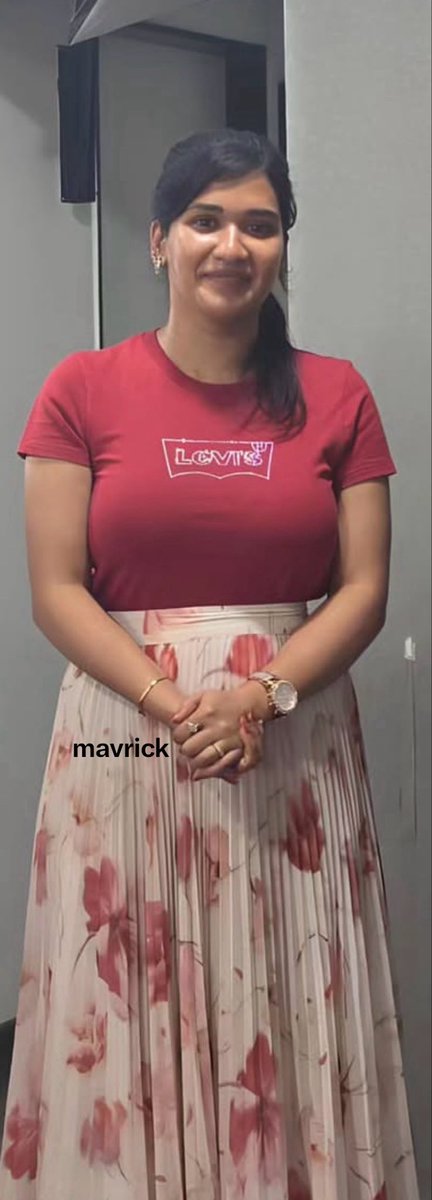 shrutikayadu2's tweet photo. Aiyoo.. Priya chella munda.. pappali molaiya kaati veri ethuriye di.. onuonum Ina size le iruku. ngotha.. Iva 2 pasanga lucky mavanunga.. mathi mathi mutti paal kudichirupanunga.. iva purusanum protein nu soli sappi urinjirupaan. un pappali molaya pesanji paal kudika enguren di.. https://t.co/vwzpMK64rK