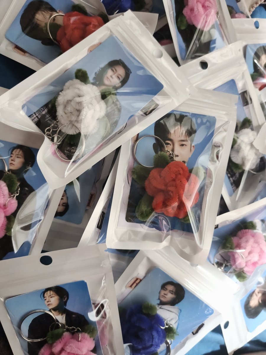 mechasoUCIL's tweet photo. Fansupport For Rosetopia In Manila 🥰

See You BRoses 🥰😍

#TheRose #더로즈 #ROSETOPIA
 #ROSETOPIAInManila https://t.co/LhFQ71ZXAD