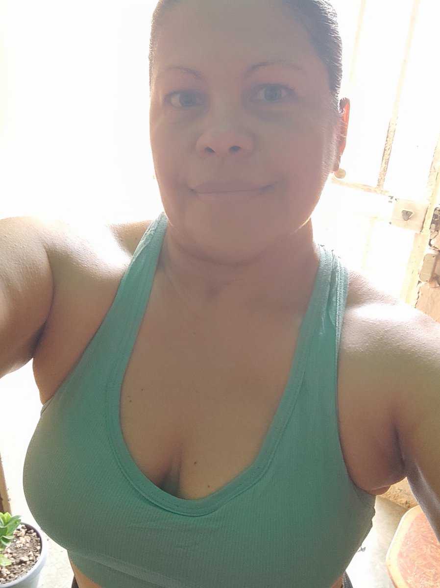 KaroAceituno's tweet photo. Dios nos prepara para el Amor cuando menos los esperas, pero mientras estas en  ese proceso prepárate a ti mismo, alimenta tu alma, tu espíritu, tu cuerpo, tu mente .... Amate, cuídate y aceptaste tal como eres, mejora lo puedes y cree en ti siempre. https://t.co/xfci24zxML
