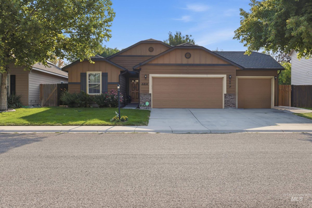 kiacovelli's tweet photo. Listing Address: 6816 S Mistyglen, Boise, ID 83709
Listing Price: $445,000
Schedule a showing and request more information here: https://t.co/F1ptFJ5QLf https://t.co/cpaJI9ahgJ