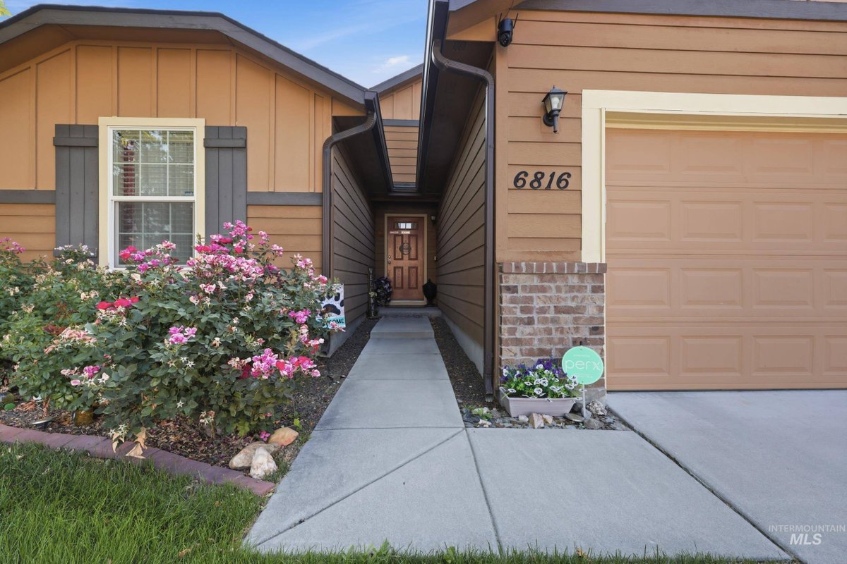 kiacovelli's tweet photo. Listing Address: 6816 S Mistyglen, Boise, ID 83709
Listing Price: $445,000
Schedule a showing and request more information here: https://t.co/F1ptFJ5QLf https://t.co/cpaJI9ahgJ