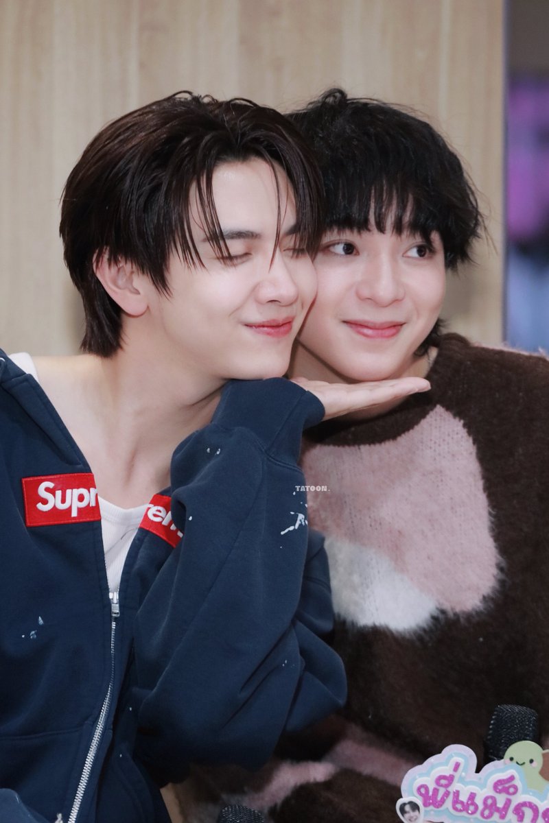 tatatoon_'s tweet photo. 060826 ㅡ น่ารักแบบนี้เลยยย 🥰

BE MY PLAYER TWO EP4

#ซอโซ่ล่ามธีร์EP4
#MaxkyBasxFANDOMFANFIC
── .✦ #maxkybas #แม็กกี้บาส https://t.co/uF443MlHj1