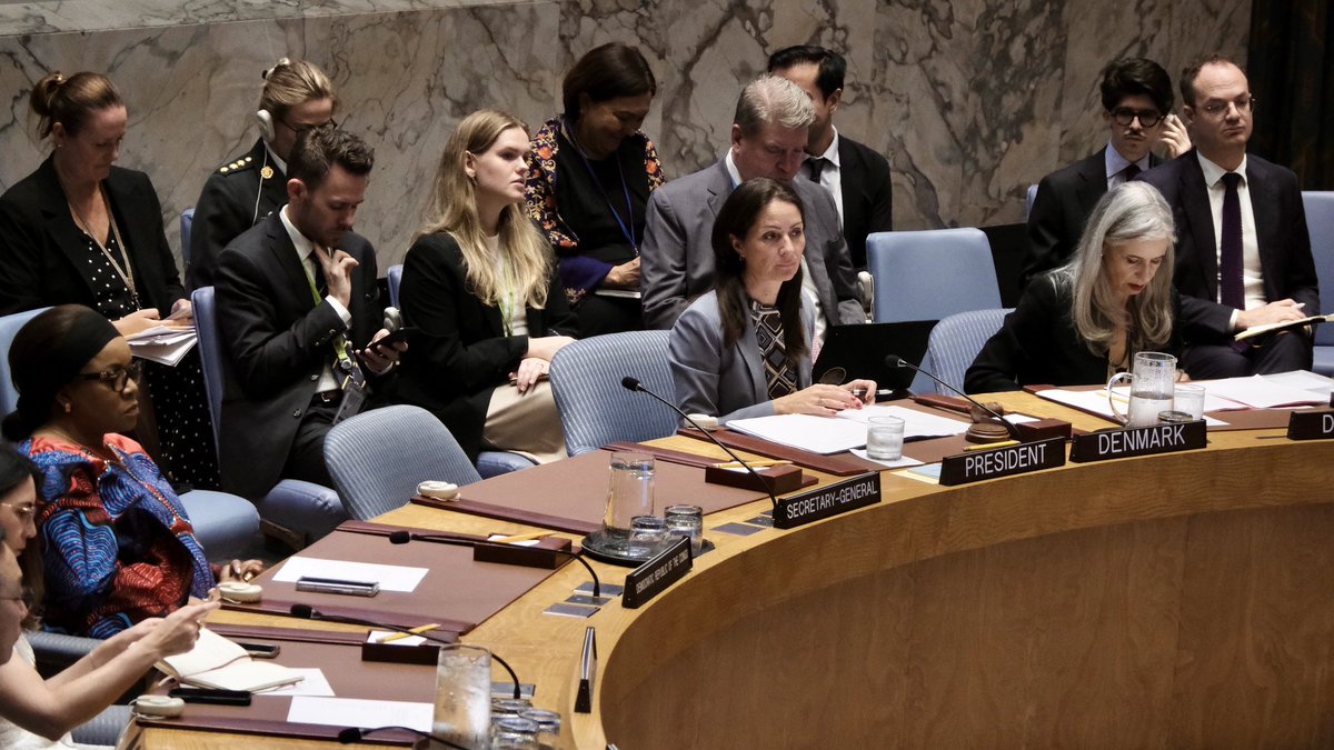 Denmark_UN's tweet photo. At the #UNSC, 🇩🇰 stressed that the Revitalized Peace Agreement remains the only viable path to lasting peace in South Sudan. DK called for credible inter-party dialogue, respect for #IHL and #IHRL, and full support for #UNMISS to protect civilians and advance the peace process. https://t.co/kQ1VONmJAH