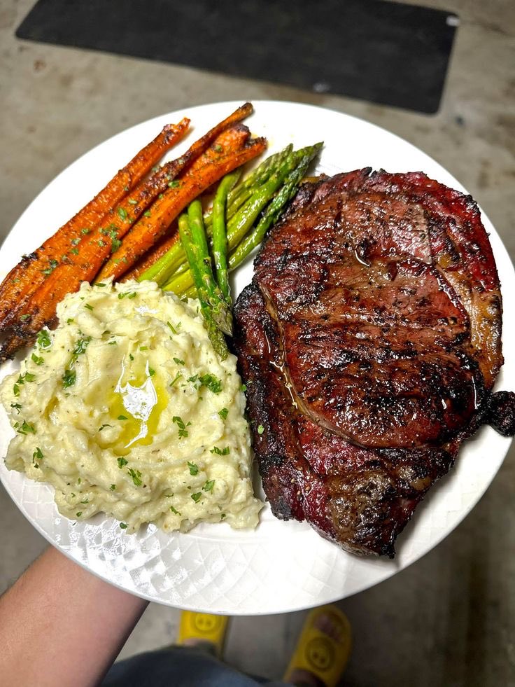 MillsRose90's tweet photo. Be honest… is this a 10/10 meal or what’s missing? https://t.co/Bihupts3d2
