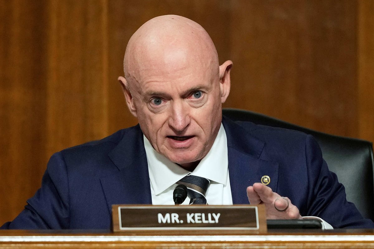 ChristophCroon's tweet photo. @RapidResponse47 Gee I wonder who’s the little worm that would be spreading misinformation about the Secretary of War? https://t.co/2P7xsKi081