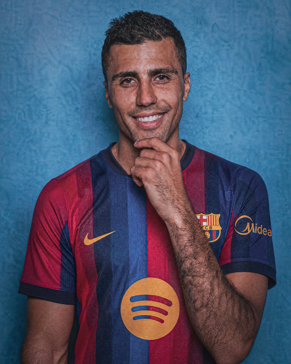 wxa92's tweet photo. صفقة رودري بتكون نقله نوعيه في وسط برشلونة 

يارب تتم على خير 🤲🏻❤️💙 https://t.co/X9mlmYBBva