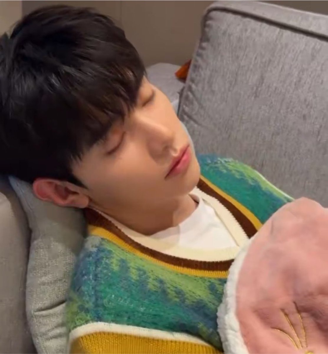 gyusnack's tweet photo. all the mannerisms of a fucking mashed potato https://t.co/yLbHlz1UXP