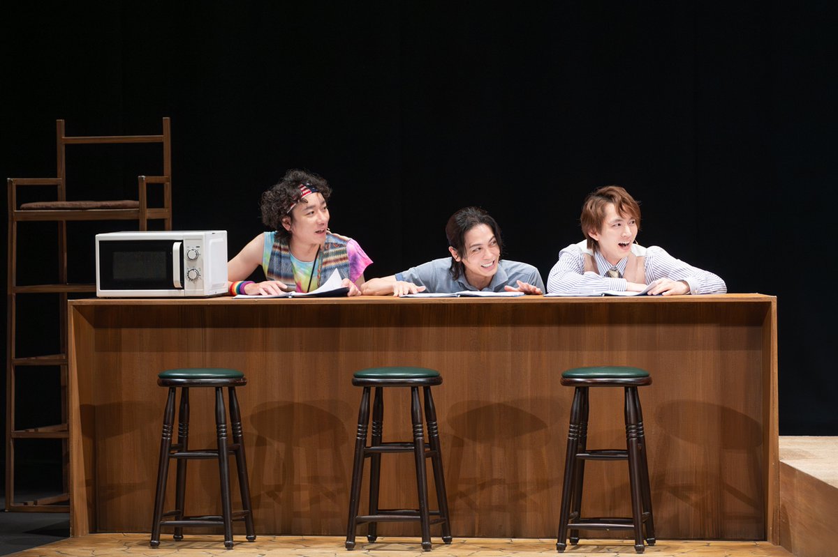 Stage_News_jp's tweet photo. #濵田崇裕(#WESTꓸ)、#猪塚健太 らが魅せる、“ちょいダメ男”たちの奮闘と⻘春

朗読劇『#たもつん』開幕レポートが到着！
https://t.co/ABiAwYEnkb

#浜野謙太 #コッセこういち #和田雅成 #落合モトキ #渡邉美穂 #今井隆文 https://t.co/d1N1v9jGNa