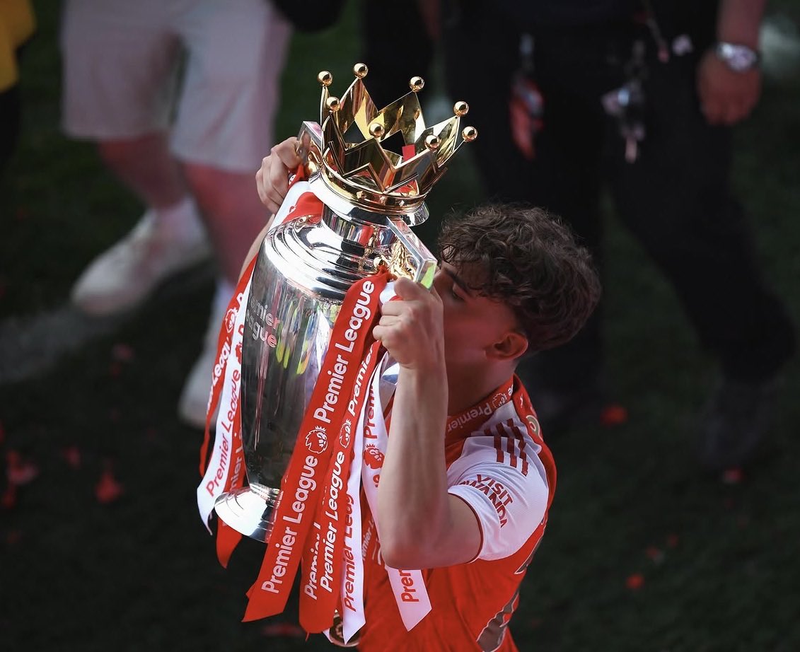 Arsenal_DJU's tweet photo. Reminding you all that we are champions.
#Arsenal #CYOG https://t.co/ifiGKmyuDZ