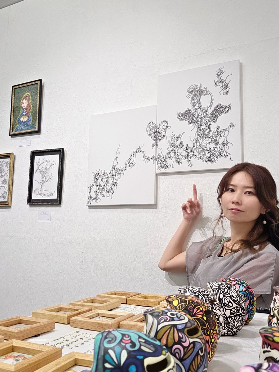 satounegi's tweet photo. 絵、順調に育ってます。
ライオンズゲート展2026は
同時代ギャラリーにて8/9まで。

今日、マスカラつけるの忘れて
出かけました(笑) https://t.co/AvDmHOxEUK