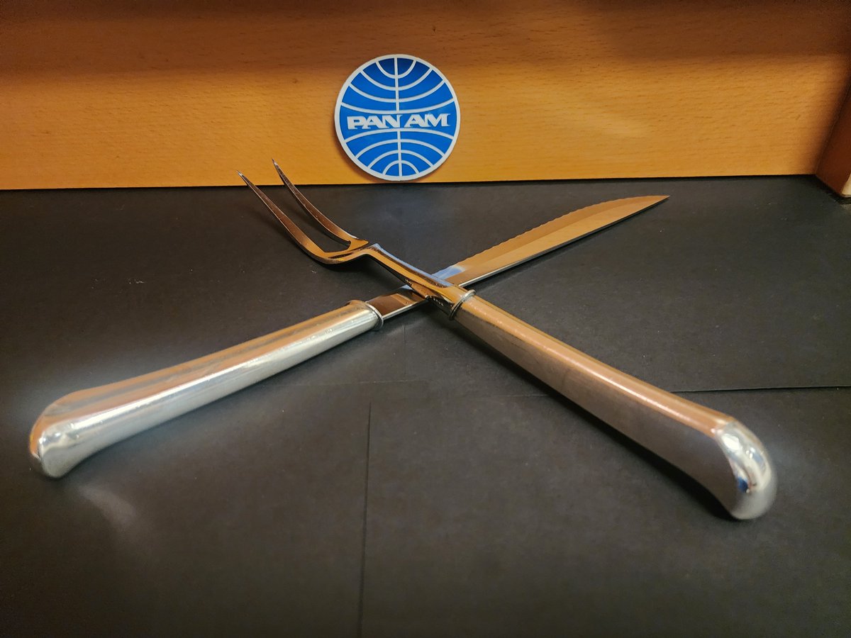 everythingpanam's tweet photo. 1960s Pan Am First Class Roast Cart Carving Set

From the 1950s onward Pan Am was famous for offering a roast (usually beef) carved in the aisle at the passenger's seat.

#1960sPanAm 
#PanAmDining
#Everythingpanam https://t.co/mcvATuAtuH