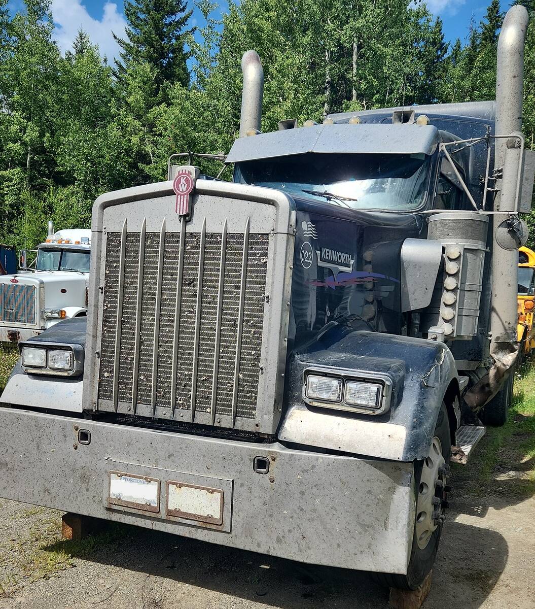 PatrouilleRtCB's tweet photo. #LaPatrouilleroutièreCB - Le conducteur d’un camion semi-remorque d’Aldergrove est accusé relativement à une collision mortelle avec un motocycliste https://t.co/MN3KqJH2HI https://t.co/Uq11PRCdbR