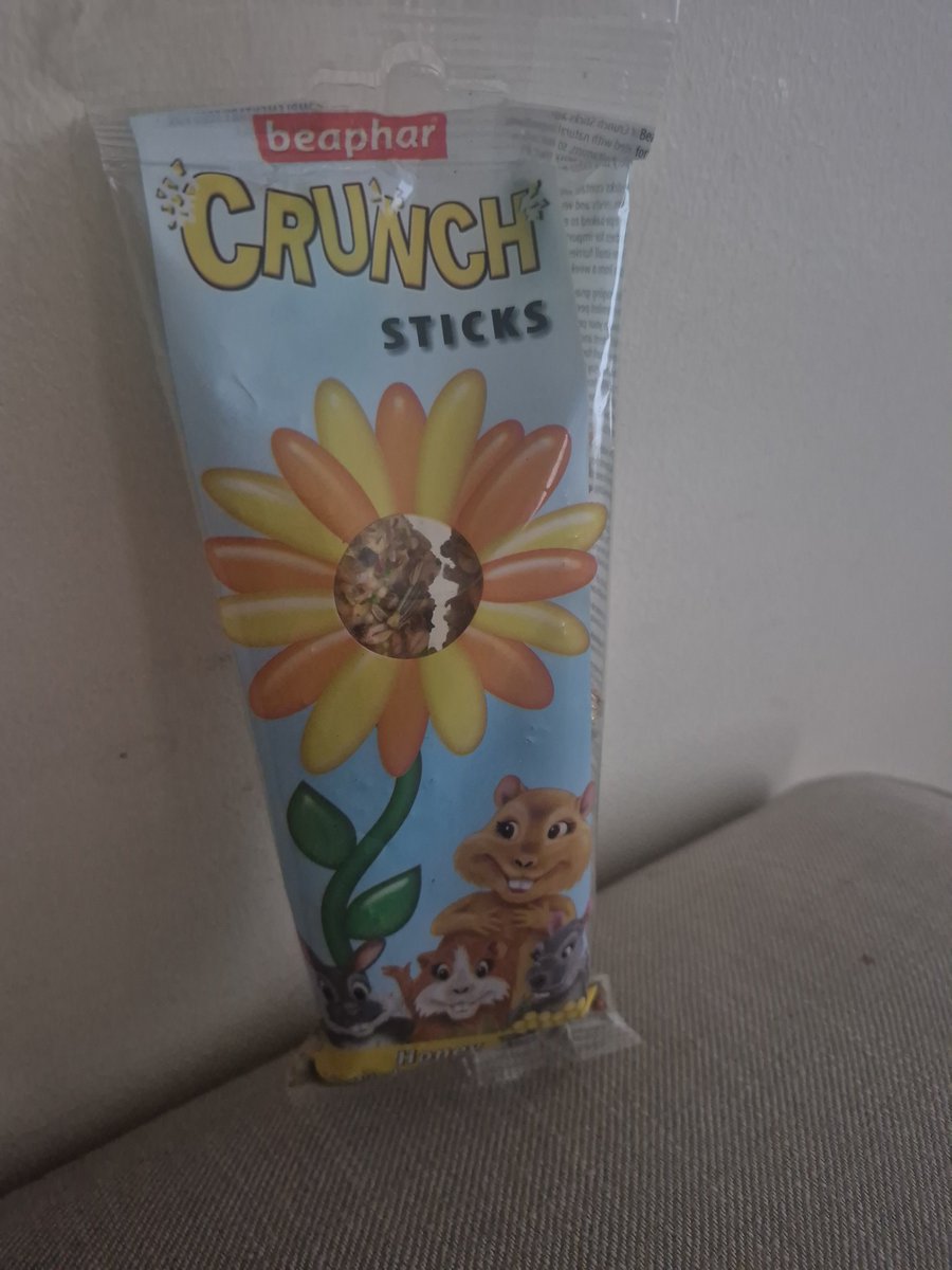 BDMed_Bear's tweet photo. CAUTION PET OWNERS...
SOLD AS SAFE FOR ALL SMALL ANIMALS BUT CONTAIN TOXIC INGREDIENTS!! 
please please share to spread the word, we read the packaging before feeding but someone else may not!! We've messaged the company and will update you when we hear back from them https://t.co/mzKyDs7VCn