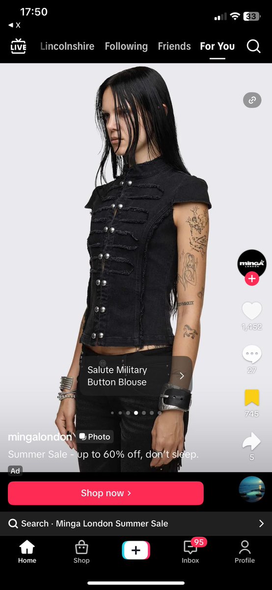 sirensicaI's tweet photo. Need this top but it hasn’t been in my size for like a month and they KEEP ADVERTISING IT TONME https://t.co/NXb9Lu3ppN