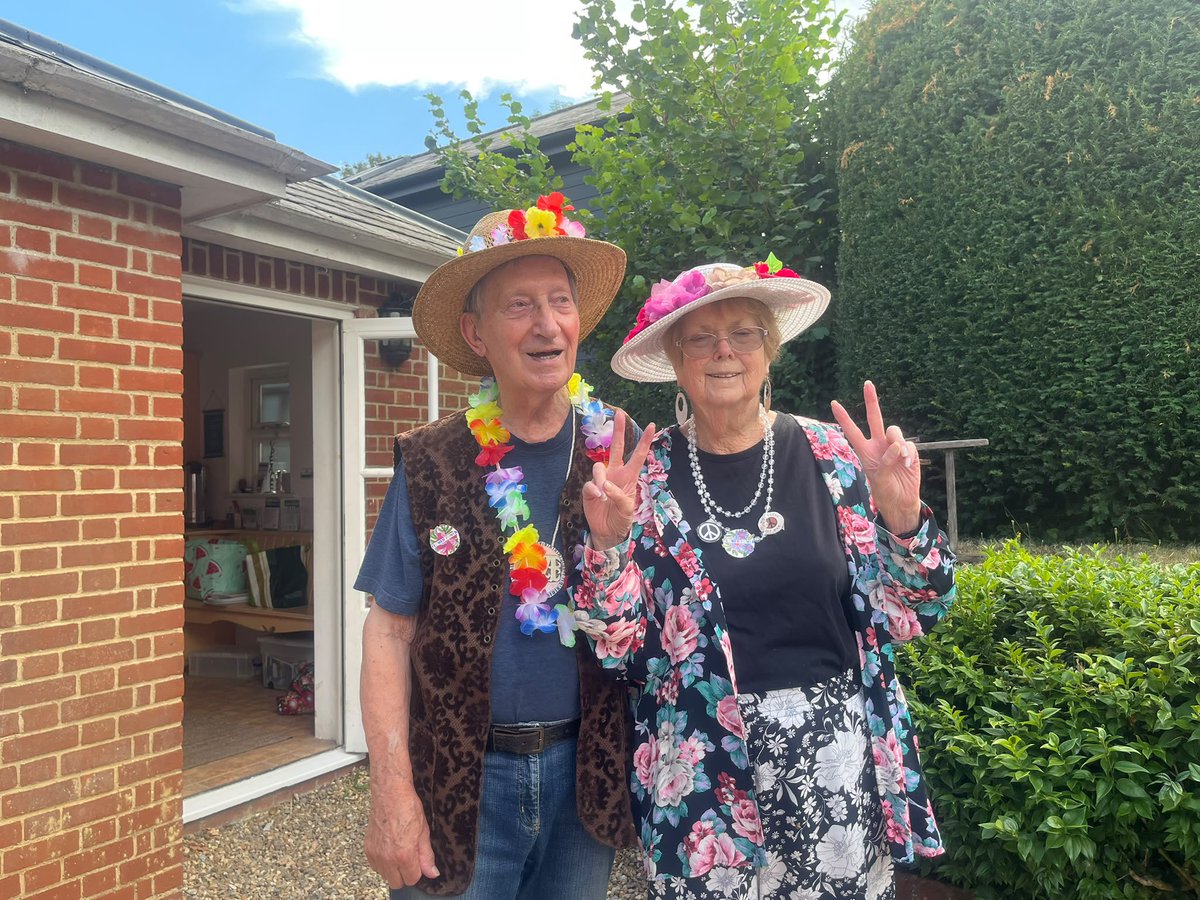 RotaryCantUK's tweet photo. It might not have been #flowerpower in the way that many would imagine it, but our members/guests had a lovely time @ a “flower power” themed lunch at the home of Past President Richard Kemball-Cook & wife Cora: https://t.co/0laTyHiinJ
#rotaryfriendship #summerparty
@rotaryd1120 https://t.co/gK6Qi8UO45