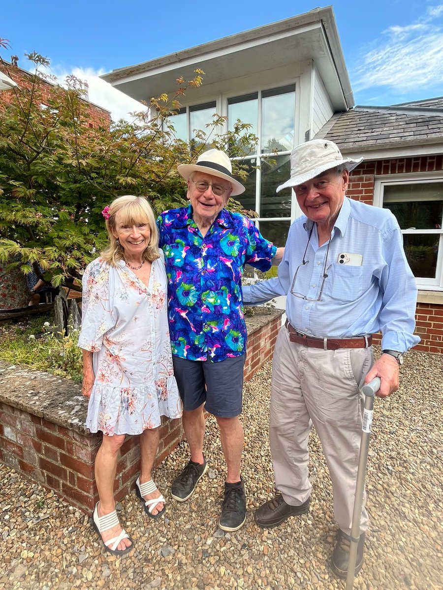 RotaryCantUK's tweet photo. It might not have been #flowerpower in the way that many would imagine it, but our members/guests had a lovely time @ a “flower power” themed lunch at the home of Past President Richard Kemball-Cook & wife Cora: https://t.co/0laTyHiinJ
#rotaryfriendship #summerparty
@rotaryd1120 https://t.co/gK6Qi8UO45