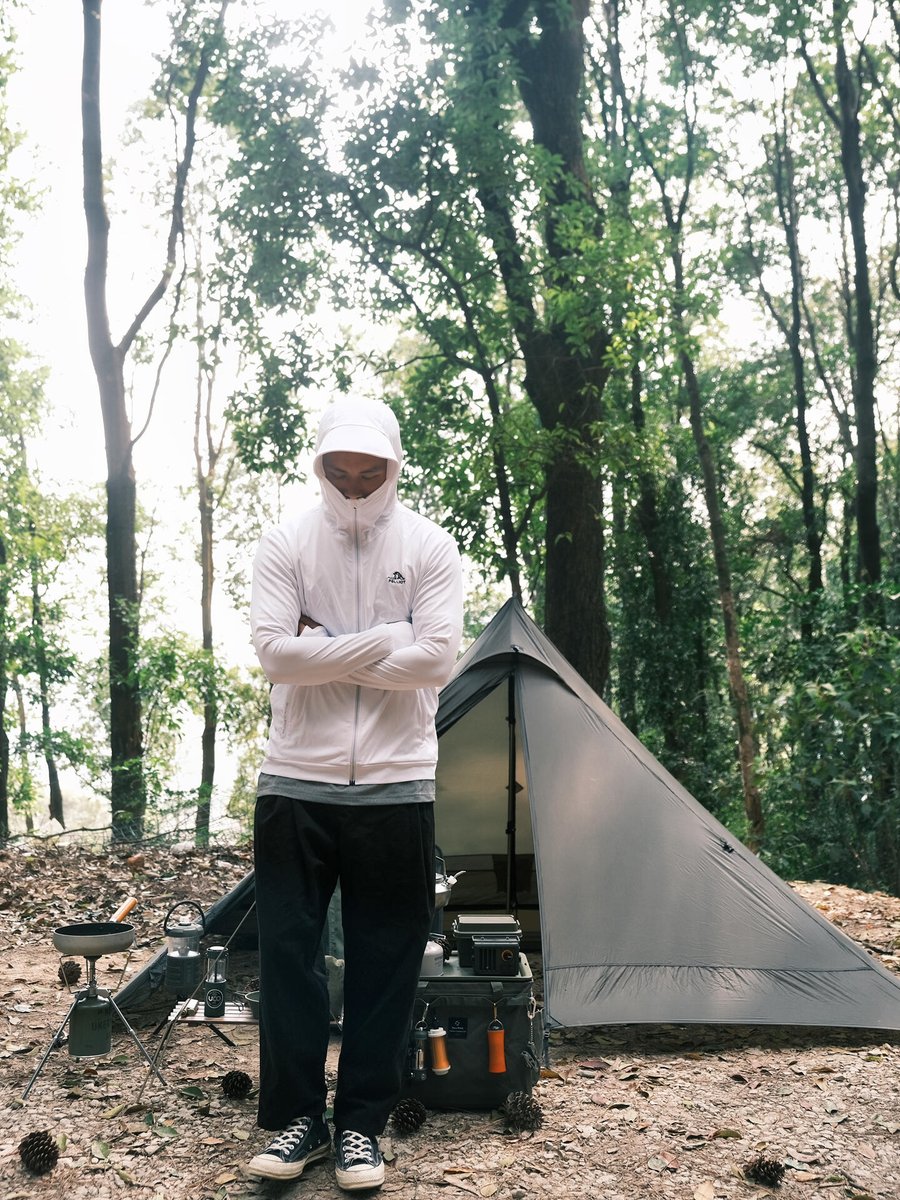 NinaFlynnniru's tweet photo. Woke up to the smell of pine and fresh coffee, sunrise painting the mountain peaks pink—this is why I camp. https://t.co/y8NIUV2B3P