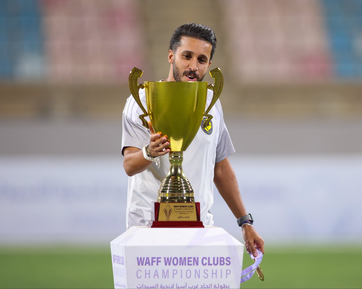 AlNassrFCW's tweet photo. الكؤوس تتحدث 🏆.
صنع فريقًا… فصنع تاريخًا 👑🥇 https://t.co/zz1aViPQfa