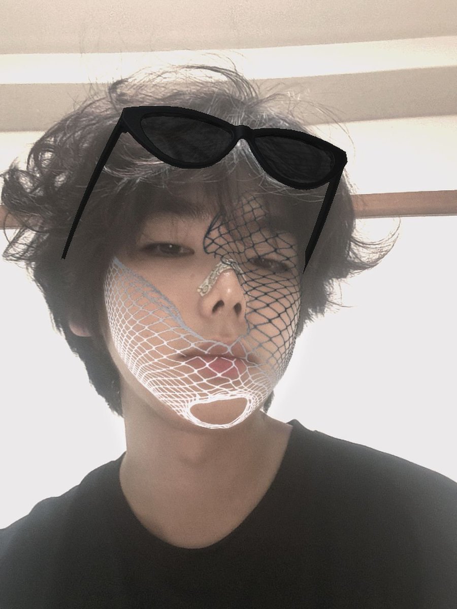 LLove1n09's tweet photo. 要不要剪头发呢，还是先好好锻炼吧 https://t.co/iA9ch7tu7S