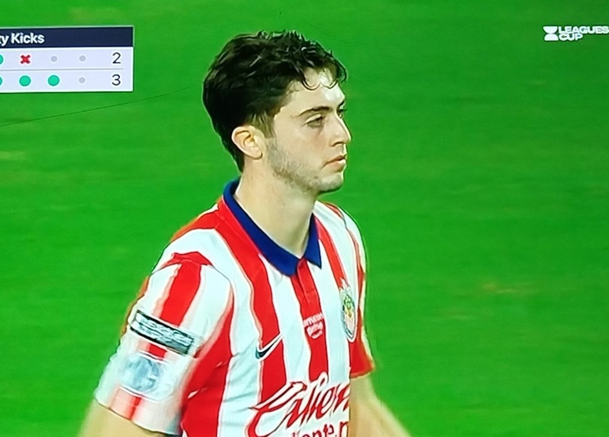 jimsss05's tweet photo. oigan pero qué bien se veía en el partido de ayer ehh, la barba todo que ver 🥰🥰 https://t.co/Q7qZtxdPtR
