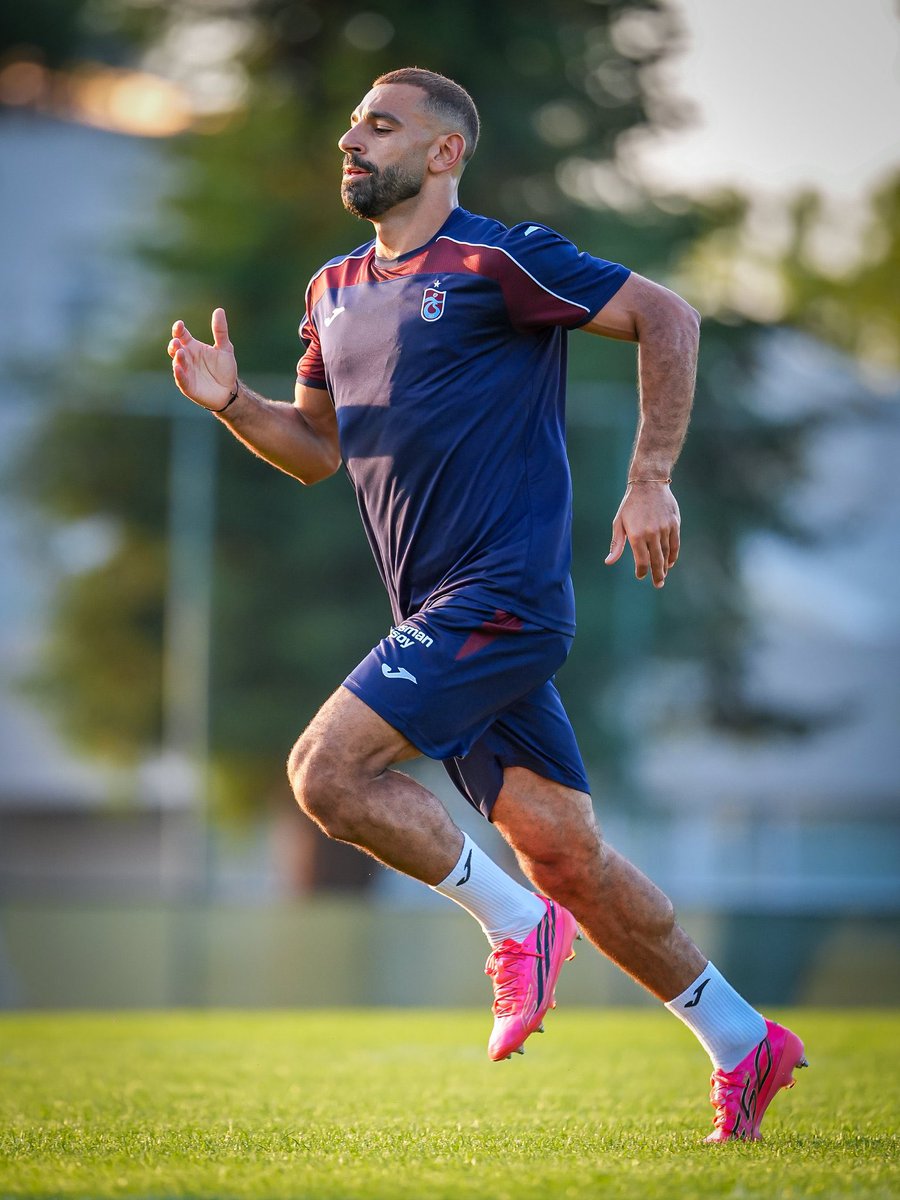 bosunatiklama's tweet photo. Muhammed Salah, Trabzonspor'da ilk antrenmanına çıktı. https://t.co/R8gg7W7iBz