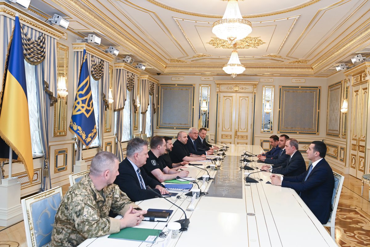 AzerbaijanMFA's tweet photo. The Minister of Foreign Affairs of the Republic of Azerbaijan @Bayramov_Jeyhun, during his official visit to Ukraine, was received by the President of Ukraine @ZelenskyyUa.
 
The sides discussed the current state and future prospects of the Azerbaijan-Ukraine Strategic Partnership.

The importance of further advancing the strategic partnership was emphasized, particularly as Azerbaijan and Ukraine prepare to mark the 35th anniversary of the establishment of diplomatic relations next year.
 
Minister Bayramov reaffirmed Azerbaijan’s consistent support for the sovereignty and territorial integrity of Ukraine within its internationally recognized borders.
 
President Zelenskyy expressed his gratitude to President Ilham Aliyev and the Government of Azerbaijan for the humanitarian assistance provided to Ukraine.