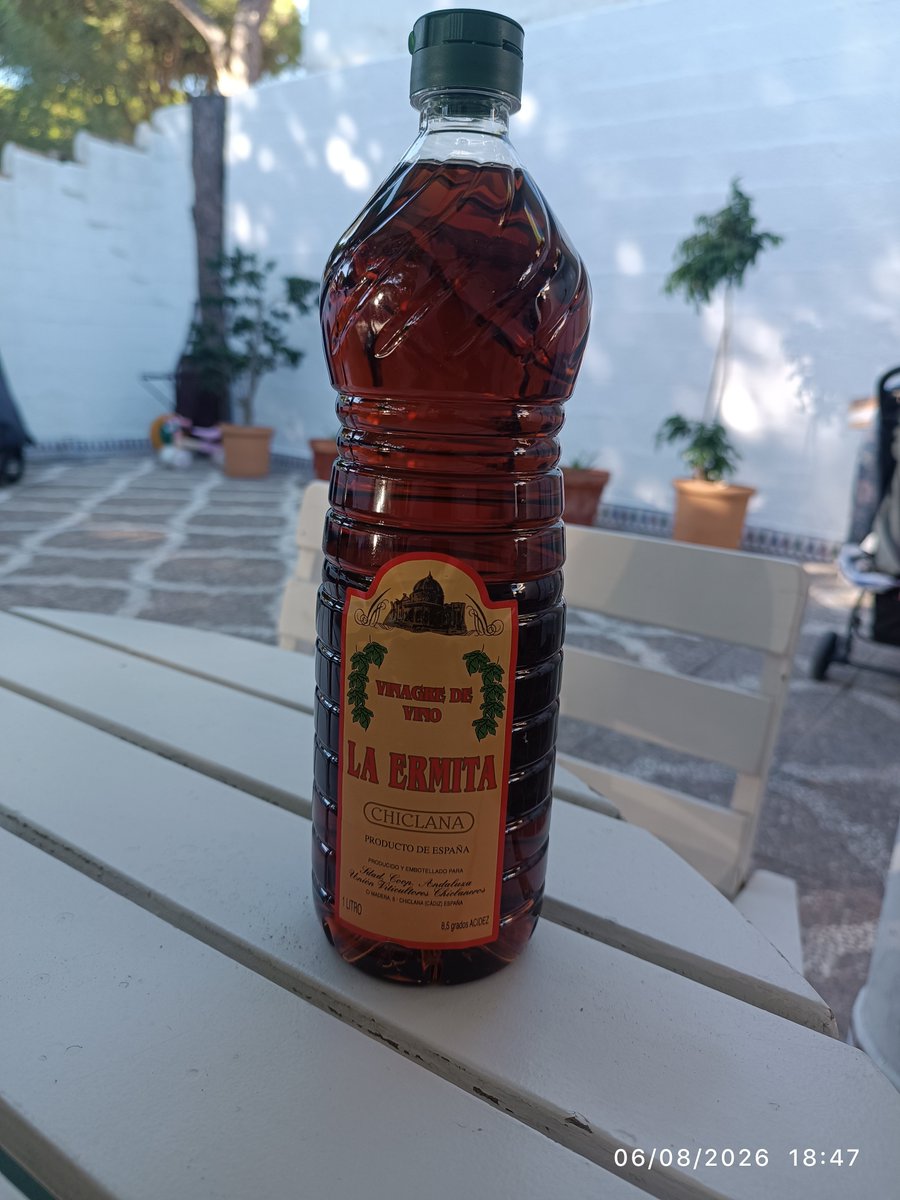 microsegundo1's tweet photo. @harryelsocio Y si el vinagre este mejor, don Harry.
De Chiclana de la Frontera cerca de la de Polonia. https://t.co/IEsuJaXuQR