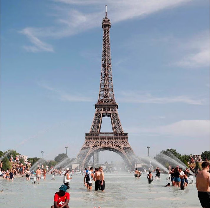 Kulturlesite_'s tweet photo. 🚨 LA CHALEUR VA SE POURSUIVRE

MÉTÉO-FRANCE prévoit des températures supérieures aux normales entre AOÛT et OCTOBRE en FRANCE !!

Des épisodes plus frais resteront possibles sur de courtes périodes. https://t.co/dW7LANajgL