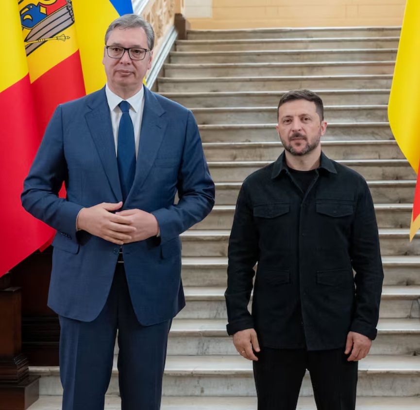 MarioBojic's tweet photo. 🚨🇷🇸BREAKING: Pro-EU and pro-migrant Serbian President Aleksandar Vučić is hosting Zelenskyy in Belgrade!

Little beggar is set to arrive in Serbia this Saturday.

Vučić is once again shaming the Serbian people, 99% of whom stand with brotherly Russia and Vladimir Putin. https://t.co/M56WAxOU6R