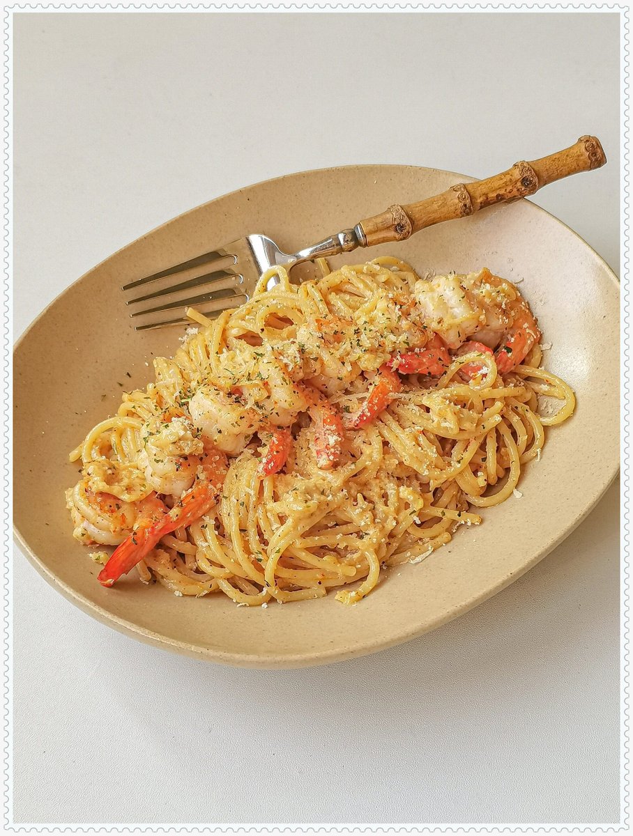 itzharry's tweet photo. Just whipped up creamy garlic mushroom pasta in 15 mins for dinner—simple, cozy, totally hit the spot https://t.co/k7fXC0GHcx