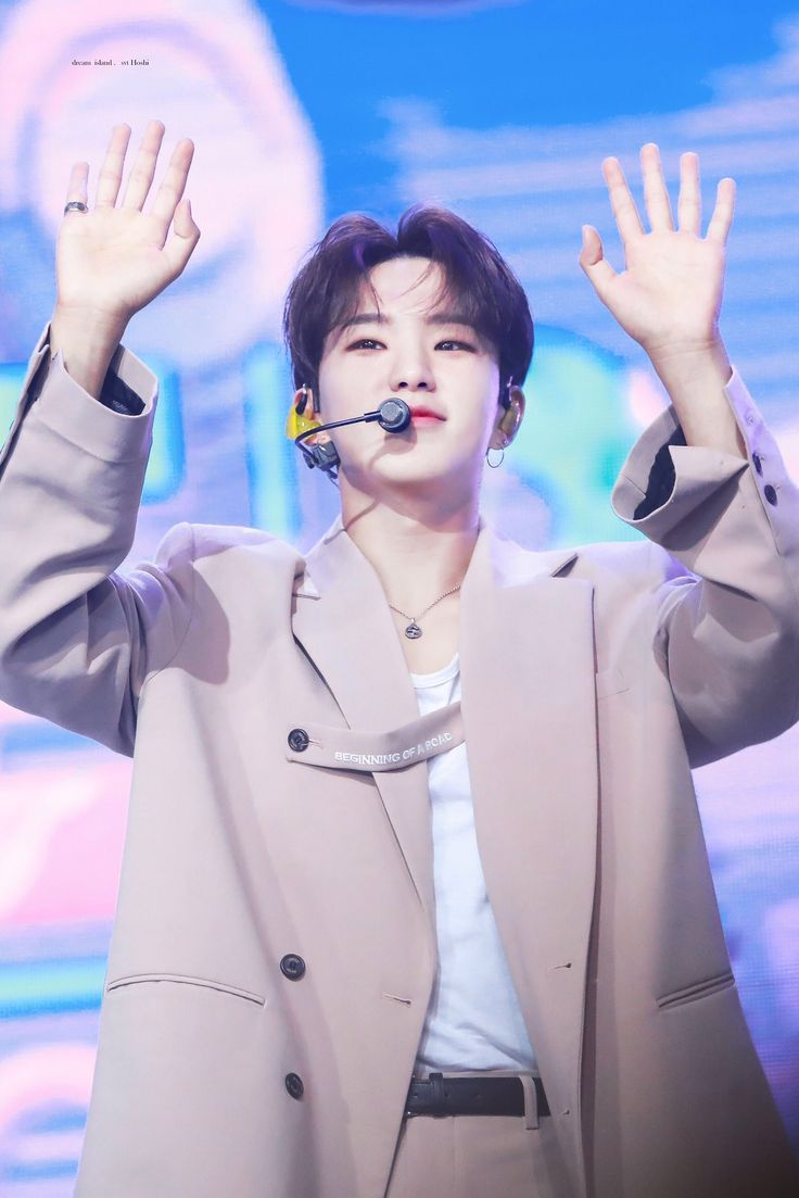 _hourlyhoshi's tweet photo. #HOSHI #SEVENTEEN #호시 #세븐틴 https://t.co/zDDGe0JOrQ