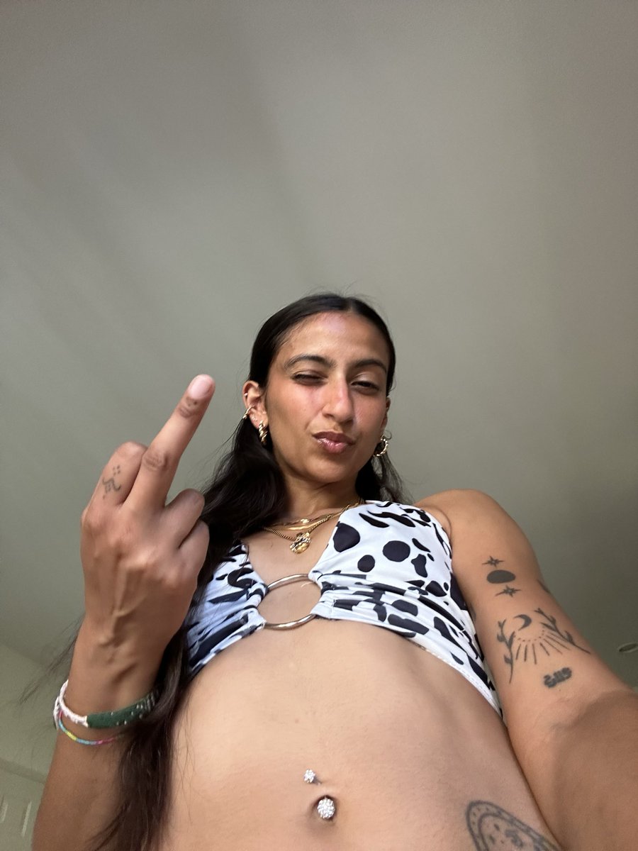goddessahvi_'s tweet photo. chin up finpup 😽 https://t.co/LC0k3naYeZ