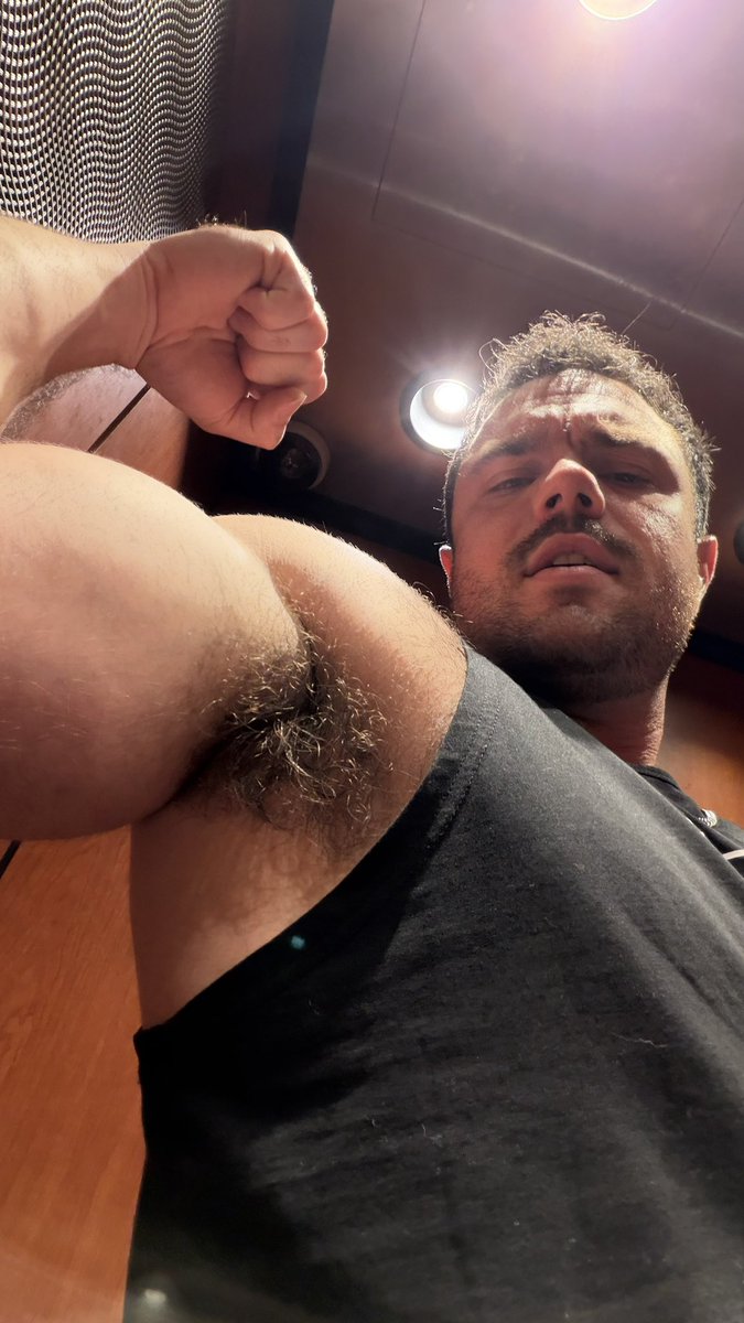 _xxx_joey_xxx_'s tweet photo. Put your face in here bro https://t.co/roH5XTDfO8