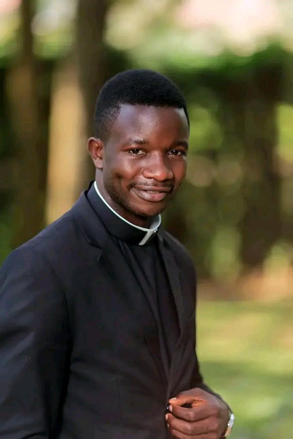 towerofdavid01's tweet photo. Rev. Fr. Joseph Baka celebrates his 4th Priestly Ordination
#towerofdavidmediaupdates
#priesthood 
#catholicchurch https://t.co/hkgpclrMet