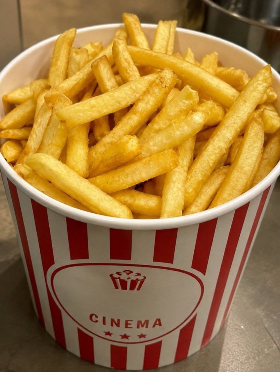 eIiasneto's tweet photo. Se em vez de pipocas vendessem isso no cinema, eu ficaria feliz. https://t.co/Xbo82iXXNS