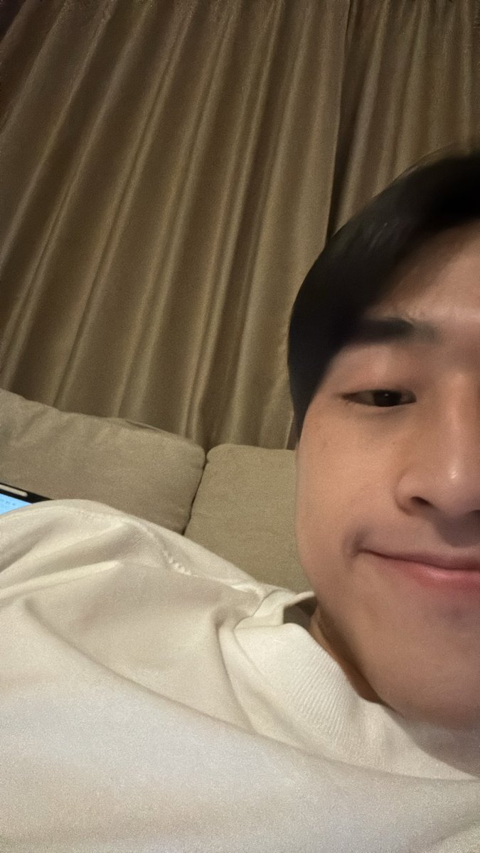 rworaphonn's tweet photo. @a_axomy เพราะไรรู้มั้ยครับ 
-
-
-
-
-
-
-
ยังไม่อาบน้ำ😎 https://t.co/5iAfDG61sT