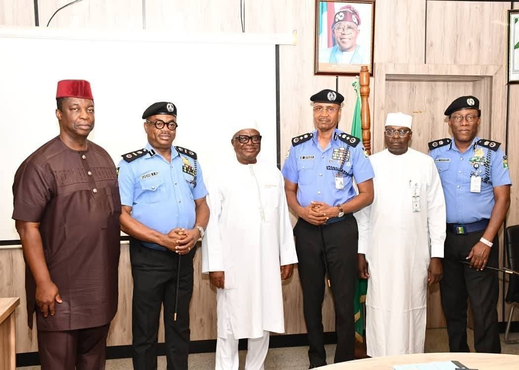tvcnewsng's tweet photo. PSC Hands Over 50,000 Recruits To Police For Training

https://t.co/GTv3mMTOBv https://t.co/onPJE7sUmr