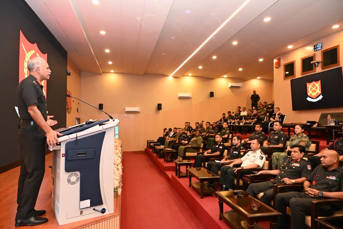 ia_awc's tweet photo. An Exchange of Ideas & Perspectives! 🇮🇳 Commandant Lt Gen Ajay Chandpuria held an Engaging Session with the Officers of the ongoing Information Warfare Course, focused on Salient Aspects of Culture esp Language, Cognitive Abilities like Emotions & Effective Communication. ⚔️
 @artrac_ai, @adgpi