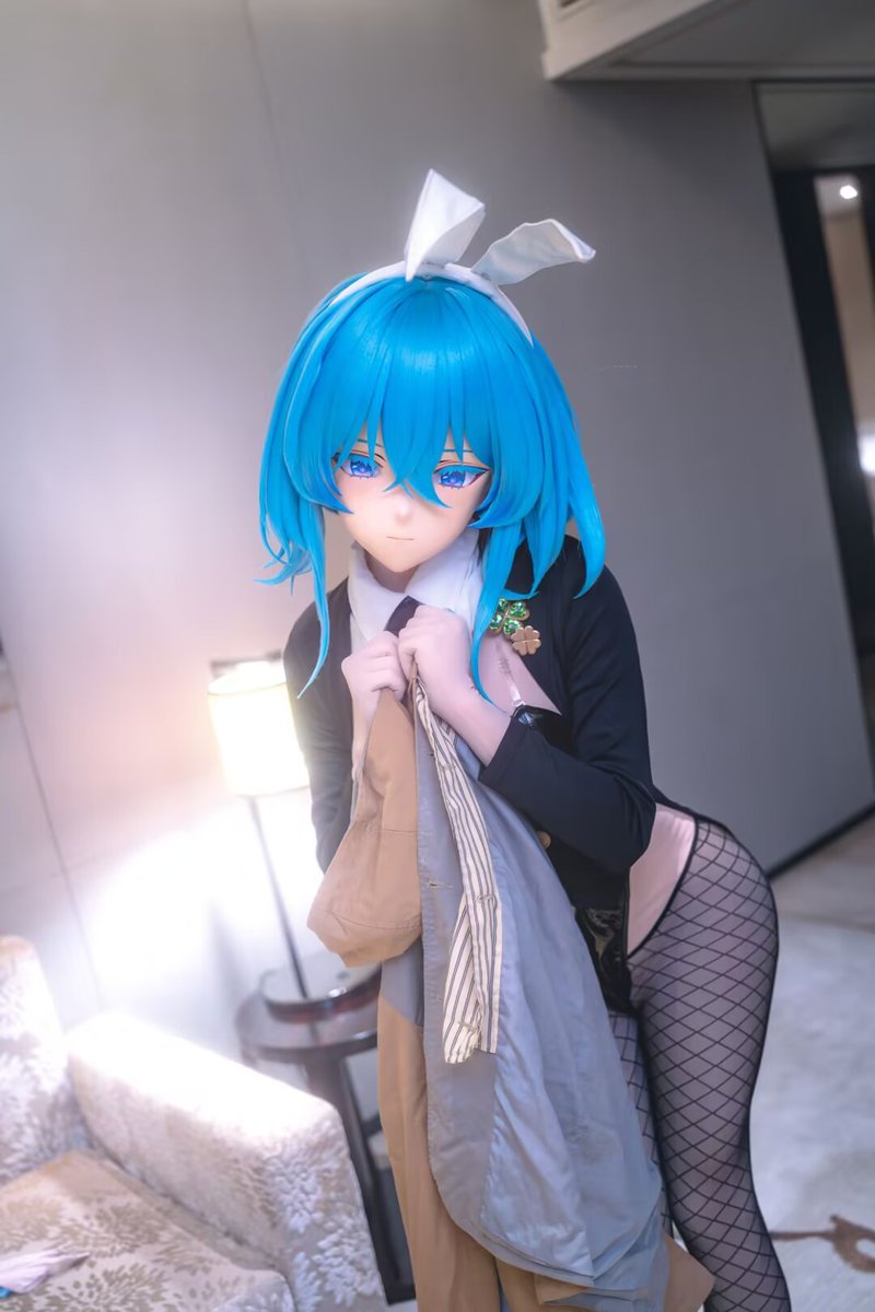 Voiceless_Ccat's tweet photo. “黑海岸的清冷月光”

📷：@methy1eneblue
修图：@XiaoLu_cecilia
＃kigurumi #WutheringWaves https://t.co/5kS2lHZcVz
