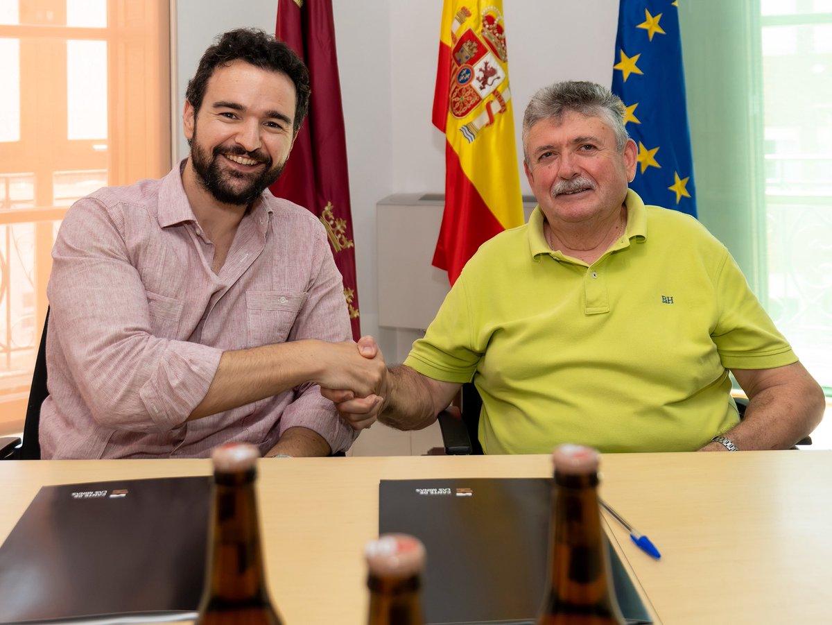 festcanteminas's tweet photo. 🍻 Cruzcampo continúa unida al Festival Internacional del Cante de las Minas en su 65.ª edición.

La emblemática firma cervecera renueva su apoyo al certamen flamenco más prestigioso del mundo, reforzando su compromiso con la cultura y con el territorio de La Unión. https://t.co/GqBdwrBjxr