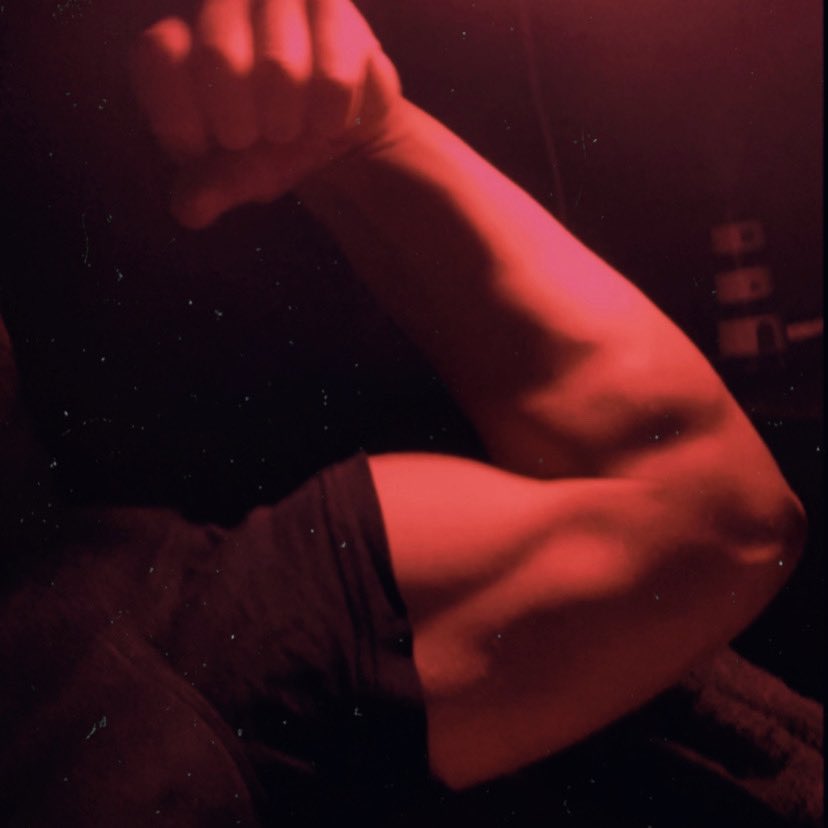 KaineSpdr's tweet photo. Kaine texts {𝙍𝙀𝘼𝘿𝙀𝙍}

📲: heard you say you had a bad day. Here you go, maybe this will cheer you up. https://t.co/UhZZfM31vX