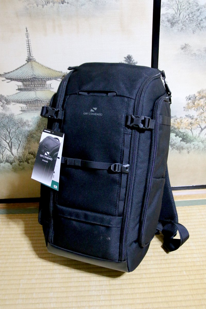 whiten7s's tweet photo. 超望遠用のカメラバッグ 買いました！
【ハクバ GW-STANDARD リッジ
　　　　 レンズバックパック19 AZ】

②r6mark2+マウントアダプター
+SIGMA150-600mm(c)のフード付
　　　　　　　(計:43cm)が収まります。

④横腹にr7のような小さめのカメラなら
レンズ付けたまま入るかと。ﾊﾟﾝﾊﾟﾝ… https://t.co/s2FOSY4dmF