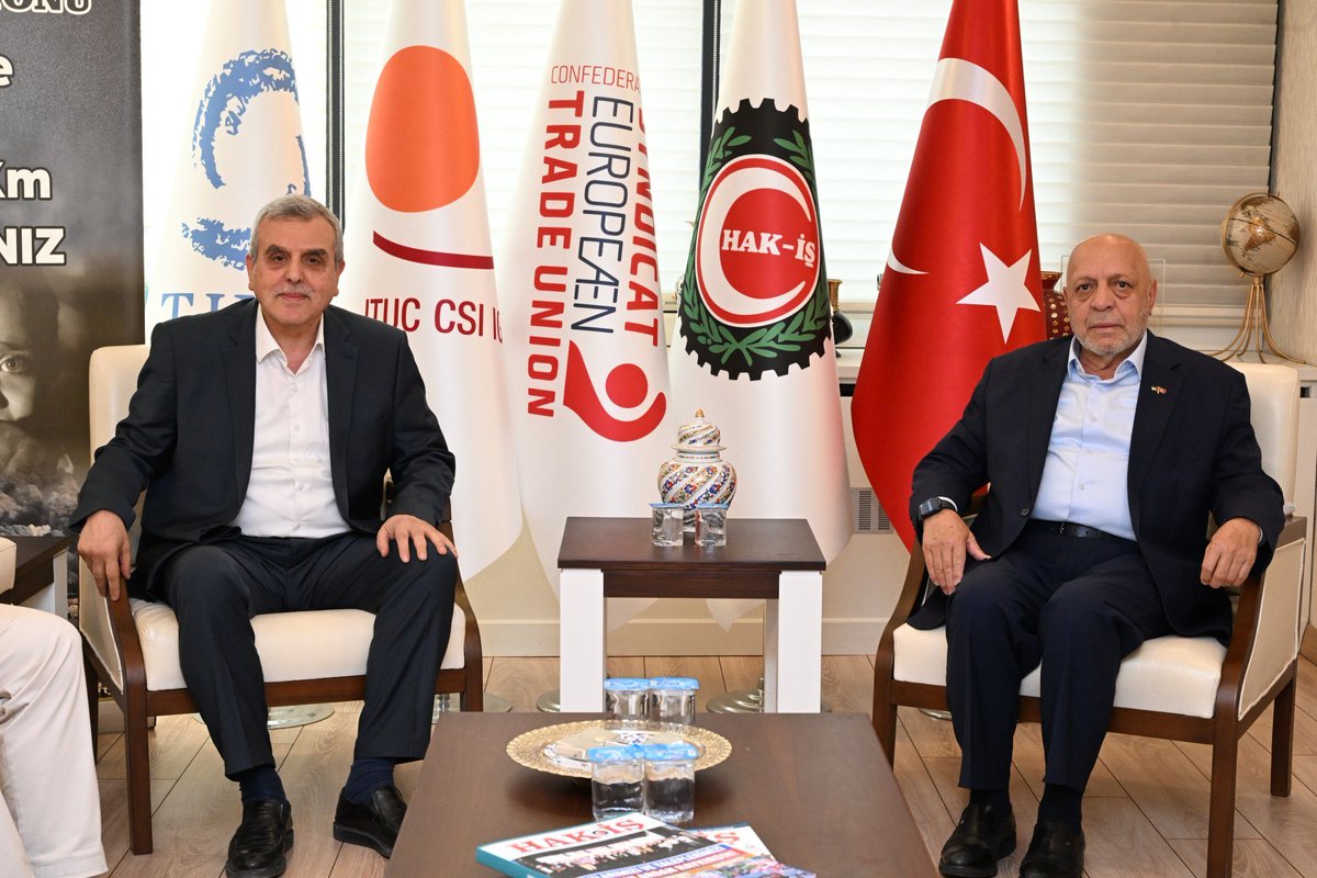 zabeyazgul's tweet photo. HAK-İŞ Konfederasyonu Genel Başkanı Sayın Mahmut Arslan ile bir araya gelmekten memnuniyet duydum. Hizmet-İş Sendikası Genel Sekreter Yardımcısı Sayın Mehmet Yeşilyurt’un da hazır bulunduğu ziyarette, Nazik ev sahiplikleri, samimi sohbetleri ve kıymetli değerlendirmeleri için kendilerine teşekkür ediyor, çalışmalarında muvaffakiyetler diliyorum.