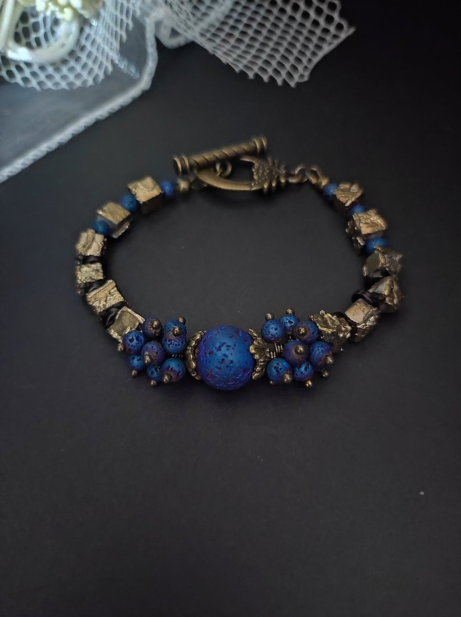 moontrail36952's tweet photo. Lava stone bracelet 
https://t.co/HONi28loV2
#bracelet #gematonejewelry #elegantjewelry #etsystor #etsyjewelry https://t.co/jx04w50m65