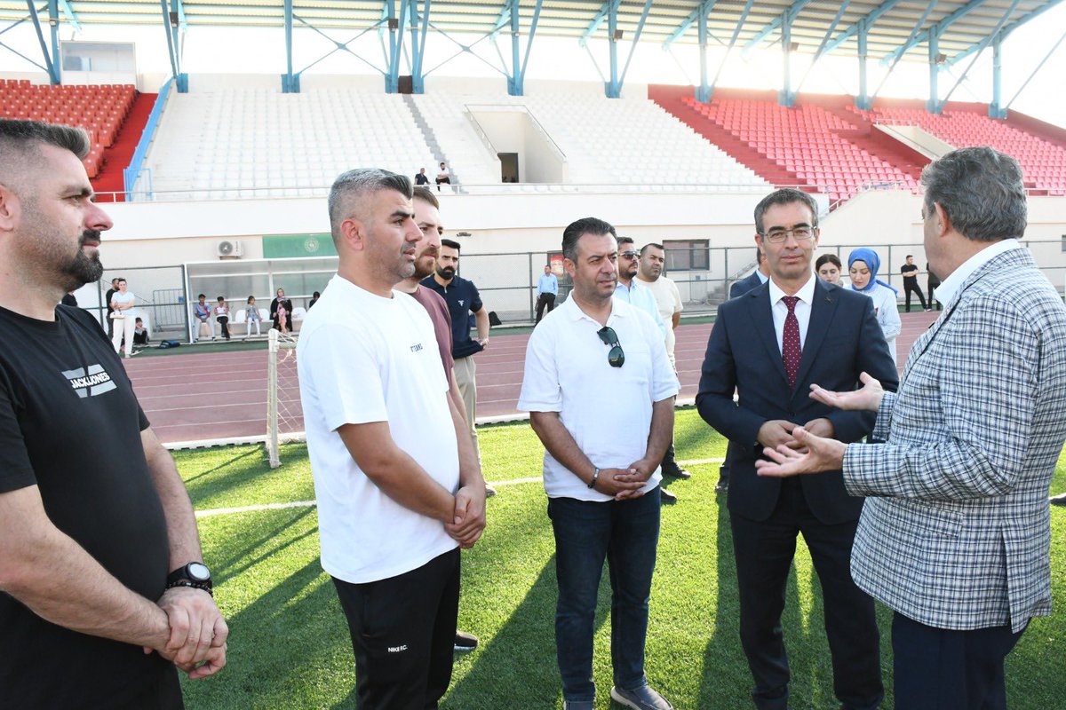 GSB_Sirnak's tweet photo. Antrenmanları yerinde inceleyerek sporcularımızla yakından ilgilenen Belediye Başkanımız Sayın Mehmet Yarka’ya, ilimizde sporun gelişimine ve gençlerimize verdiği kıymetli destekten dolayı teşekkür ediyoruz.
++ https://t.co/PFvVjkvHxj