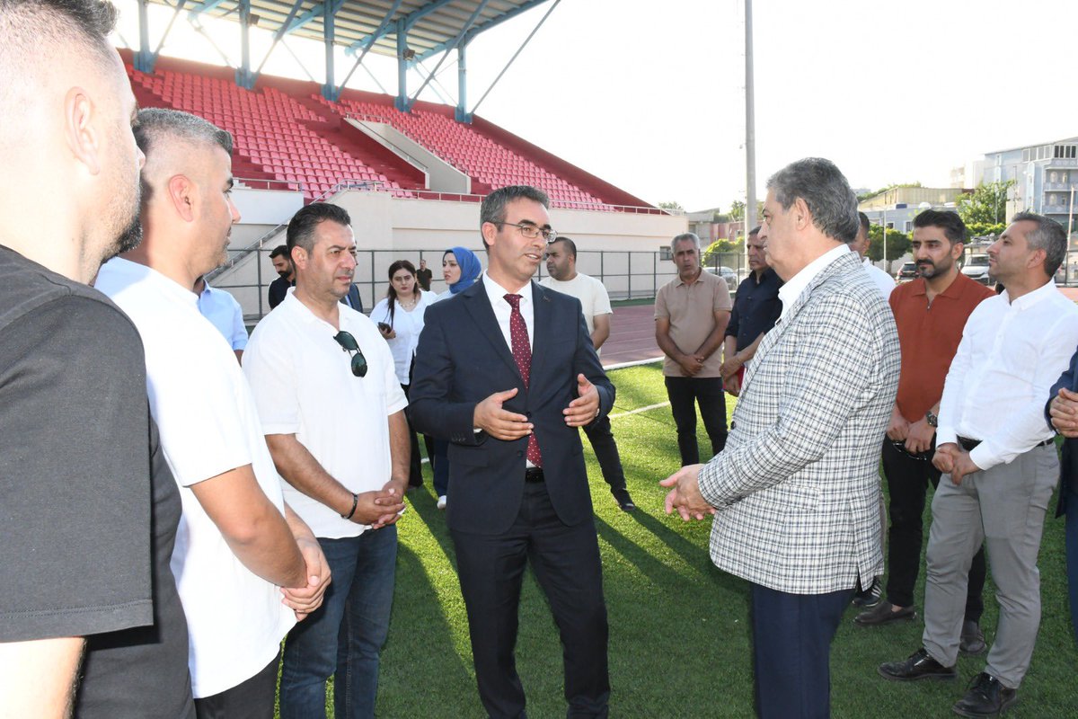 GSB_Sirnak's tweet photo. Antrenmanları yerinde inceleyerek sporcularımızla yakından ilgilenen Belediye Başkanımız Sayın Mehmet Yarka’ya, ilimizde sporun gelişimine ve gençlerimize verdiği kıymetli destekten dolayı teşekkür ediyoruz.
++ https://t.co/PFvVjkvHxj
