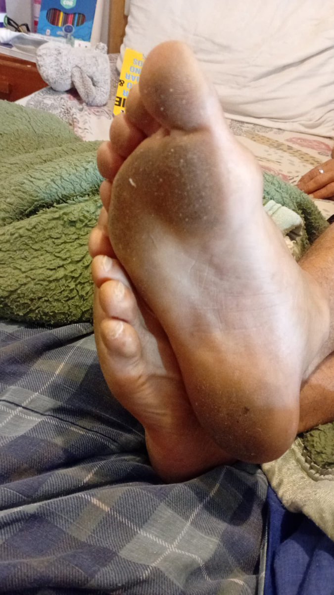 Dombuzios_'s tweet photo. Cheira e lambe meus pés imundos bando de inuteis, até deixar limpo sem questionar 🔥🔥🔥

#findom
#cashmaster
#feet 
#footfetish
#paypig
#footslave
#footmaster
#malefeet
#cashslave
#humanatm
#finsub
#findomslave
#cashpig
#footworship
#master
#walletdrain https://t.co/u2eLV4hAmg