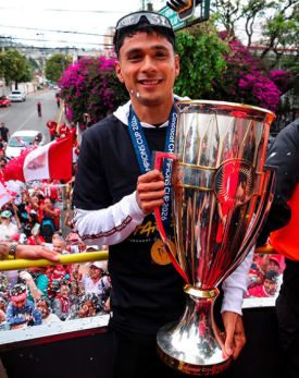 dcdiazleal's tweet photo. ¿Cuantós Diaz Price no habrá en la @LigaMXExpansion ? Toluca lo fichó a prestamo con opcion a compra de $300 mil usd, valor que para su ex-equipo CancúnFC es mucho, y para Toluca un regalo. 
El ascenso y descenso deportivo es muy necesario, por el bien del futbol Mexicano. https://t.co/XmAZYUYuzF